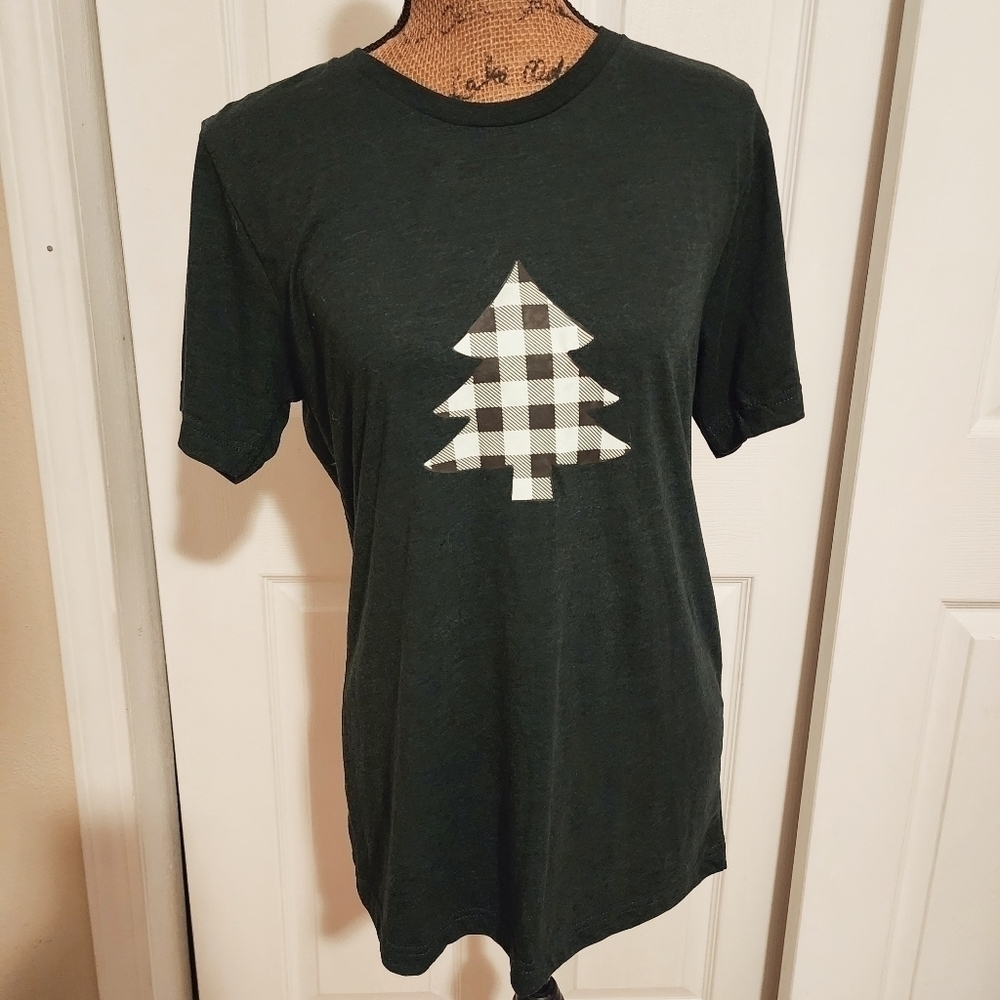 Bella Canvas Dark Green Buffalo Plaid Christmas Tree T-Shirt Women's Medium EUC